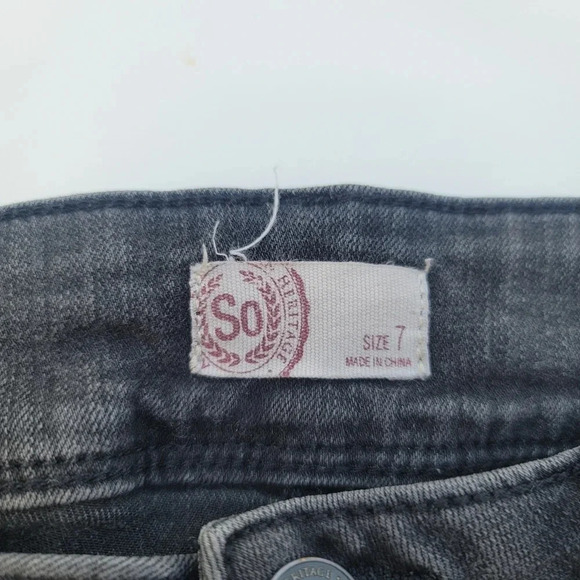 SO Women's Juniors 7 Jeans Gray Light Wash Denim Stretch Mid-Rise Cotton Blend - Picture 2 of 10